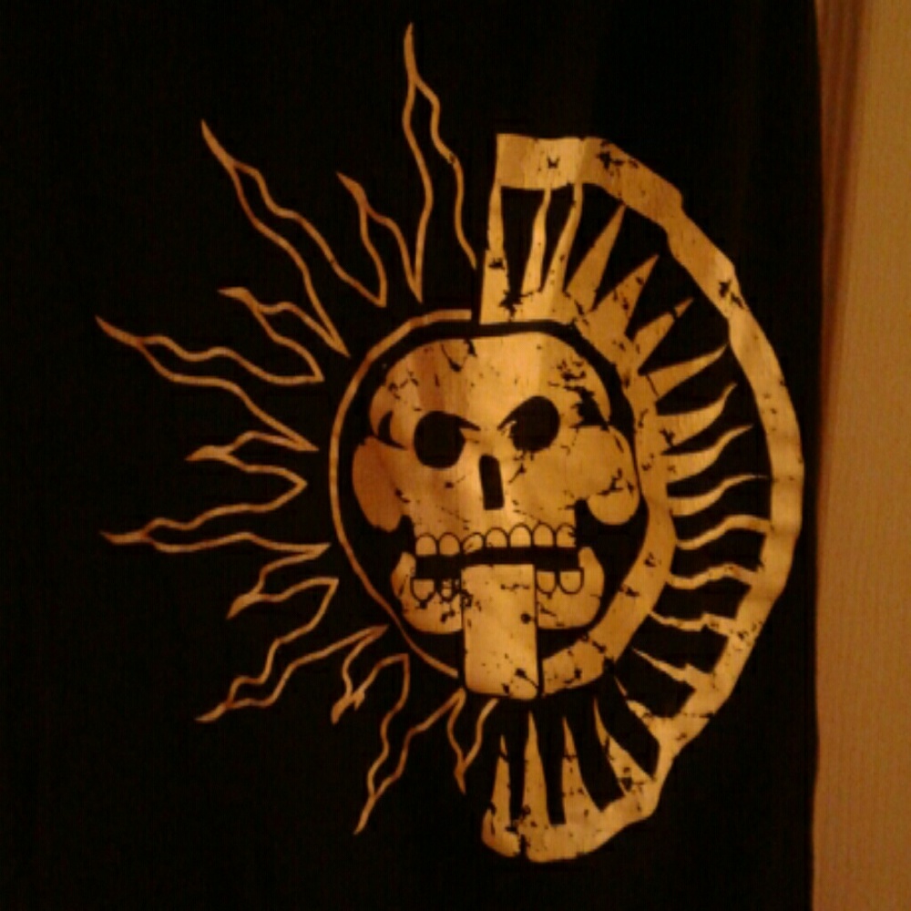 Shirt - Picture 3 of 5